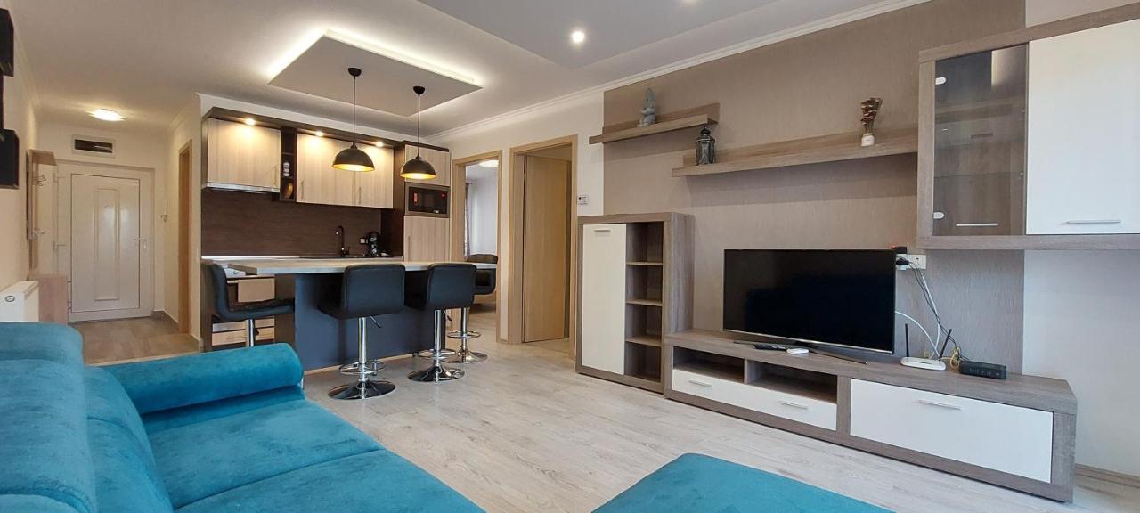Laguna Beach Apartmanok Шиофок Экстерьер фото