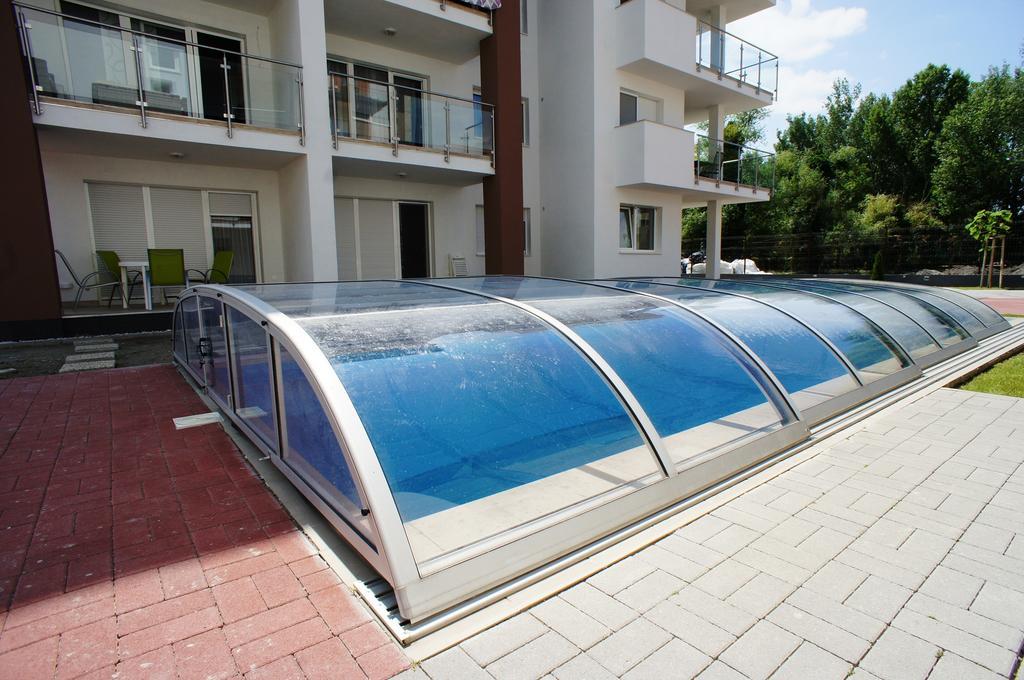 Laguna Beach Apartmanok Шиофок Экстерьер фото