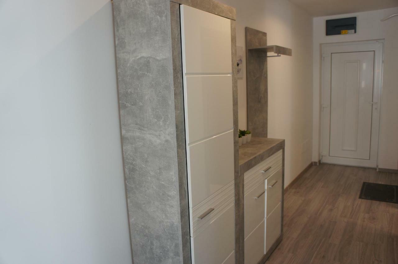 Laguna Beach Apartmanok Шиофок Экстерьер фото