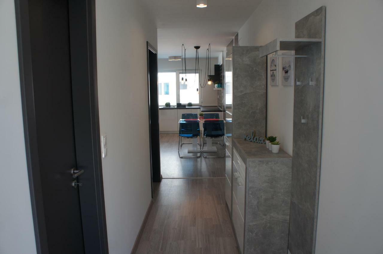 Laguna Beach Apartmanok Шиофок Экстерьер фото